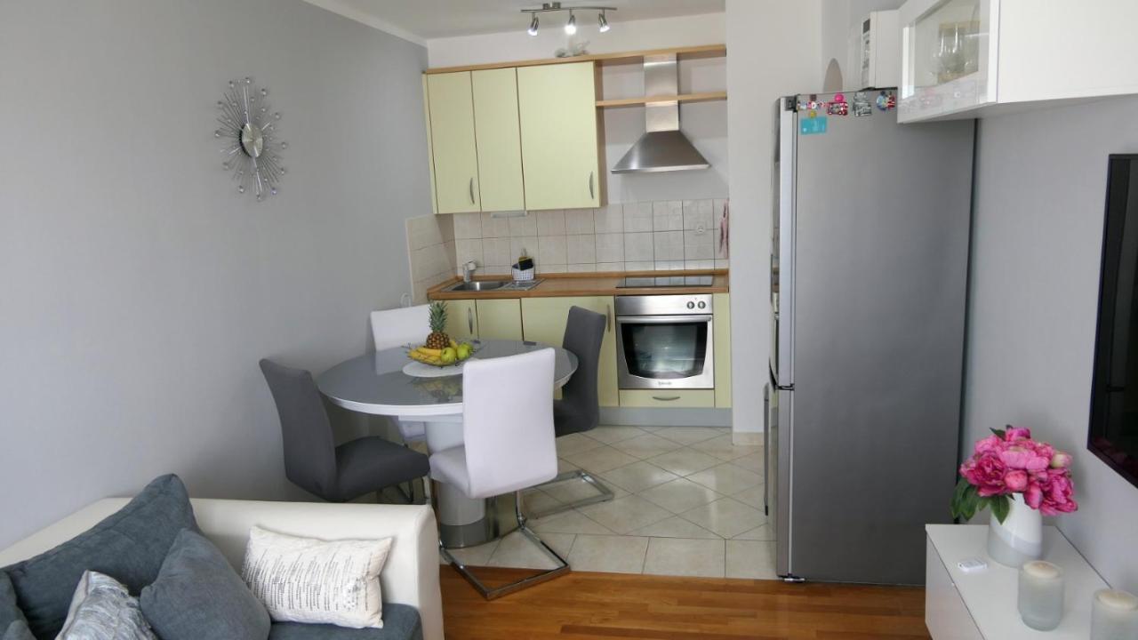 Apartman *Sanja* Omis Apartment Exterior photo
