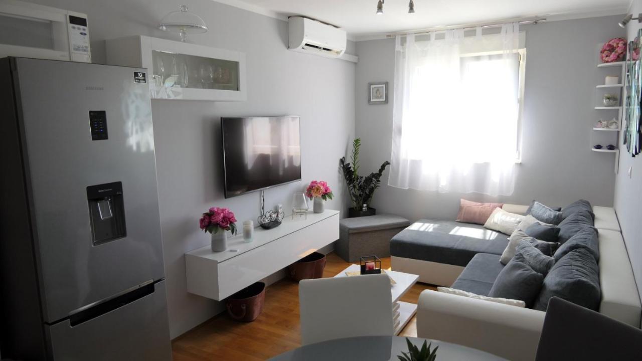 Apartman *Sanja* Omis Apartment Exterior photo